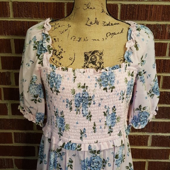 ❌sold❌ Gal Meets Glam Isabel Floral Smocked Midi Dress - Picture 4 of 11